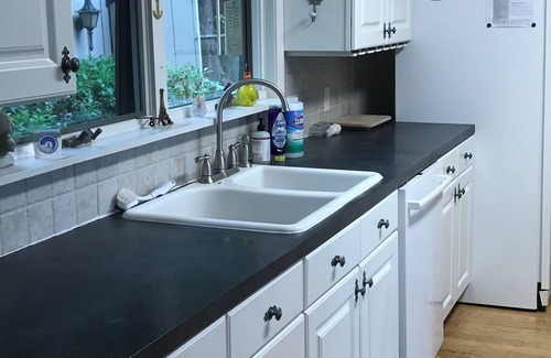 Michigan House | Historic Highland Park Association 3-bedroom, 2-bath home on Lake Michigan.