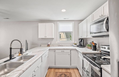 Lynchburg House | Historic Hill City Retreat- 10min to LU/3min to UL
