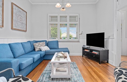 Cessnock House | HISTORIC HOLIDAY HOME / CESSNOCK