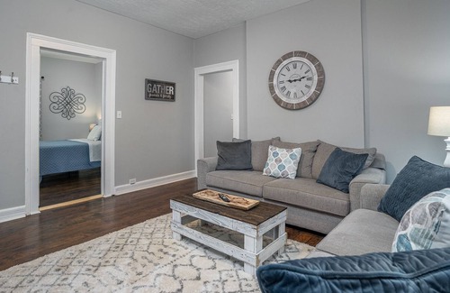 Athens House | Historic Home a mile from Downtown & Stadium