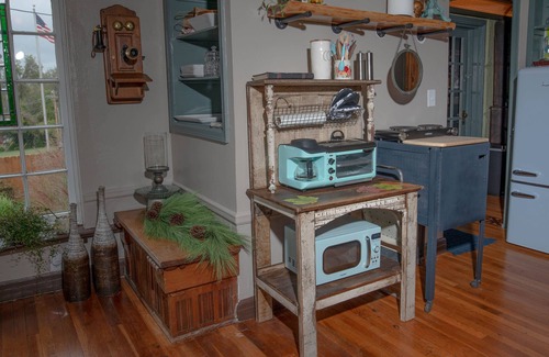 Ozark House | Historic home across the street from the Ozark Mill and Finley Farms property