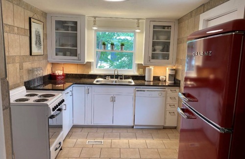 Fredericksburg House | Historic Home- Amazing Porches- Great Location- Perfect Midterm Stay- 30+ Days