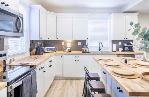 Walton House | Historic Home, Perfectly Located Between The Ark and The Creation Museum.