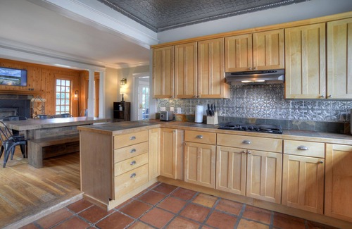 Creede House | Historic Home - Pet Friendly - Walkable to Downtown
