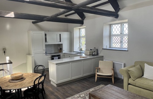 Kinsale House | Historic home with fabulous views only moments from town centre