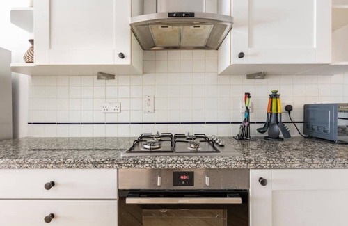 Belgravia House | Historic Home with Modern Comfort | 3 mins to Victoria station