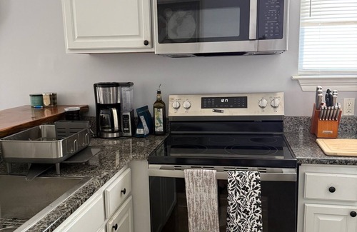 Tulane - Gravier Apartment | Historic Home with Modern Touches Close to FQ and CBD