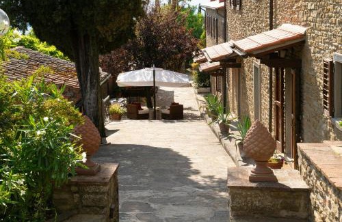 Arezzo House | Historic House Among Tuscan Vineyards And Olives