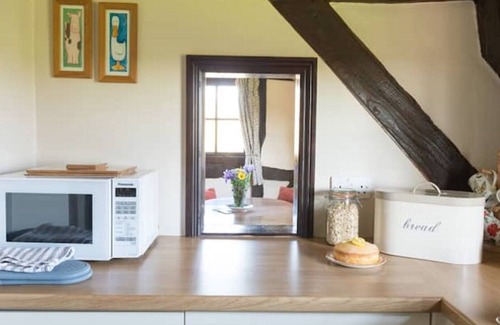 Hereford Cottage | Historic idyllic cider press in Brinsop, near the Wye River