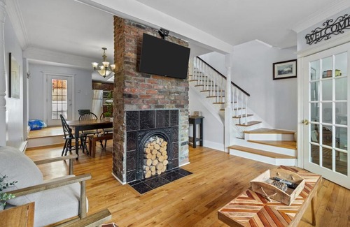 Downtown St. John's House | Historic Jelly Bean Row House, Walk To Signal Hill
