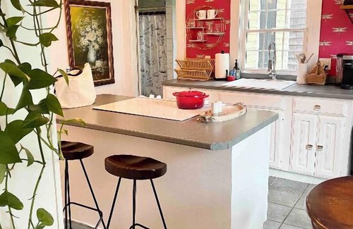 Kennebunkport House | Historic Kennebunkport home only 0.3 miles to Dock Square