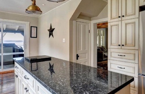 Minett House | Historic Lake Rosseau - Family Friendly