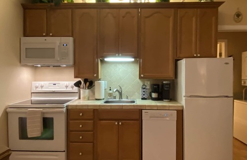 Capitola Cottage | Historic Lawn Way Cottage in the Heart of Capitola Village
