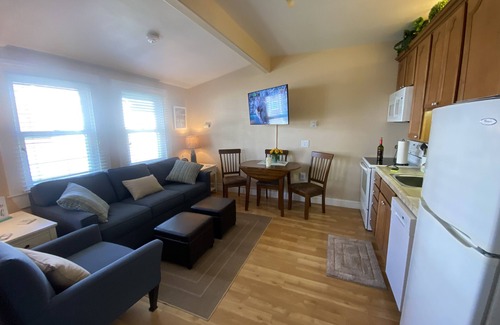 Capitola Cottage | Historic Lawn Way Cottage in the Heart of Capitola Village