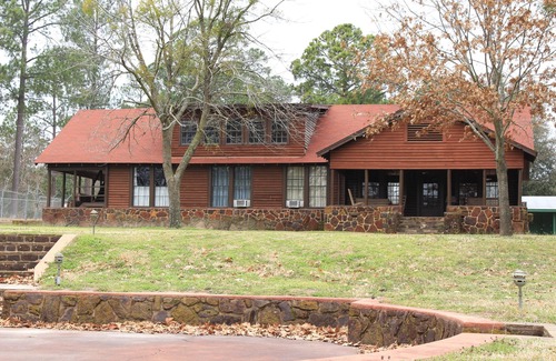 Athens House | Historic Lodge on Private Campground