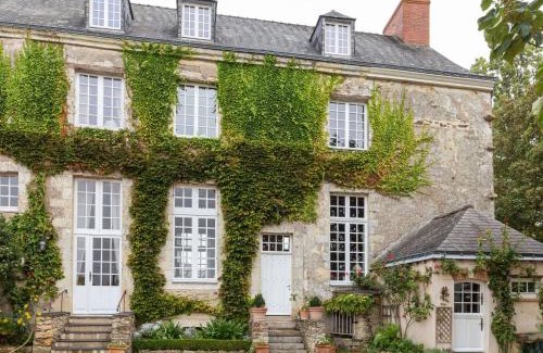 Saint-Laurent-des-Mortiers House | Historic Loire Hideaway