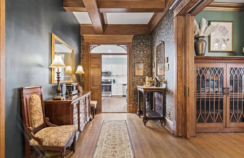 Springfield Apartment | Historic Luxury Stay | Downtown Springfield | Step-Free Access