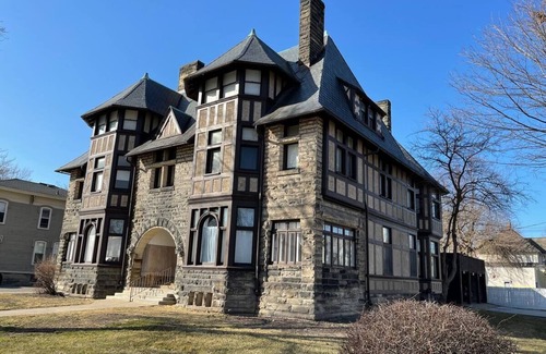 Center Avenue Historic District Condo | Historic luxury unit in Center Ave mansion