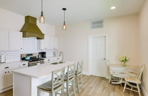 Madison Cottage | Historic Madison Retreat - 1 Mi to Ohio River