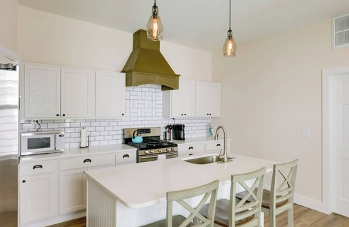 Madison Cottage | Historic Madison Retreat - 1 Mi to Ohio River