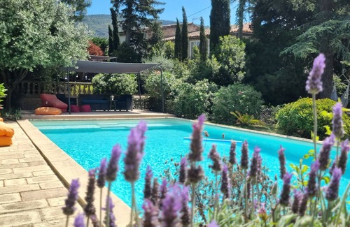 Barbaira House | Historic maison de maître 3 bedroom apt with AC in Barbaira close to Carcassonne