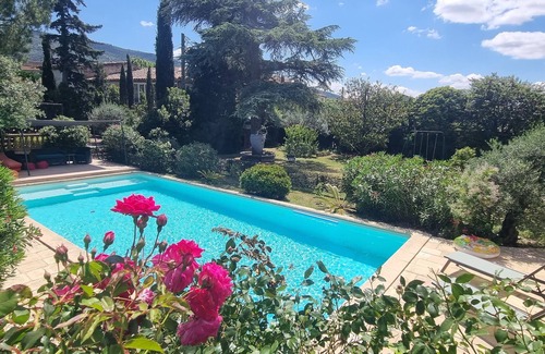 Barbaira House | Historic maison de maître 3 bedroom apt with AC in Barbaira close to Carcassonne