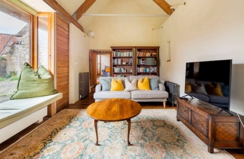 Norton St. Philip House | Historic Malthouse Village location nr Bath sleeping 7-14
