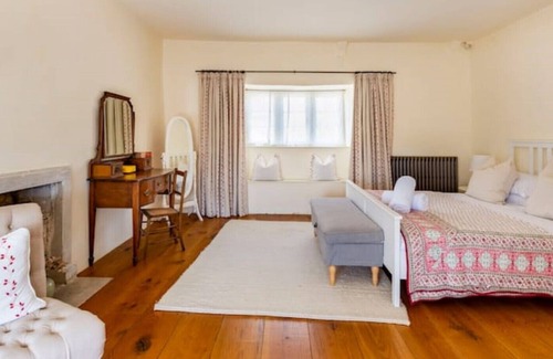 Norton St. Philip House | Historic Malthouse Village location nr Bath sleeping 7-14
