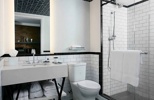 Midtown East Hotel | Historic Midtown Gem! Steps to Verizon Plaza and Rockefeller Center!