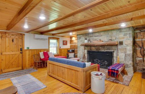 Drifting House | Historic Morrisdale Area Cabin with Deck and Fireplace