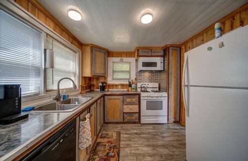 Suches Cabin | Historic Mountain Cottage – Minutes from Two Wheels and National Parks!
