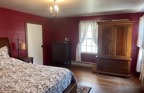 Ennice Other | Historic Old Farmhouse and Angus Cattle. Family and Pet Friendly!