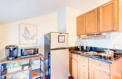 Old Town Alexandria Apartment | Historic OLD TOWN! Block 2 KING ST! 99 Walkscore