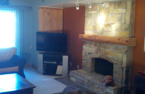 Downtown Park City Condo | Historic Old Town! Views And Walk To Ski Runs! Dining Shopping Nitelife! Parks!