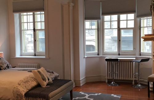 Old Quebec Condo | Historic Old Town | Walk to Shops, Cafés, Food