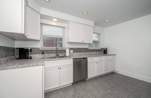 Park Hills House | Historic Park Hills Cottage – Walk to Devou Park, 10 Min to Downtown Cincinnati