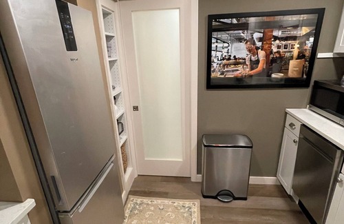 Dunlap Apartment | Historic Pritchard Beach hideaway, just steps to Lake Washington