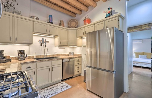 Downtown Santa Fe Condo | Historic Railyard Bungalow - Walkable Location!