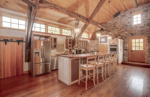Mount Sunapee House | HISTORIC, RENOVATED BARN w/Mt. SUNAPEE VIEW, SLEEPS 22+, Minutes to Lake/Mt.