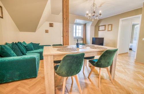 Old Town Apartment | Historic Residence Apartments at Old Town