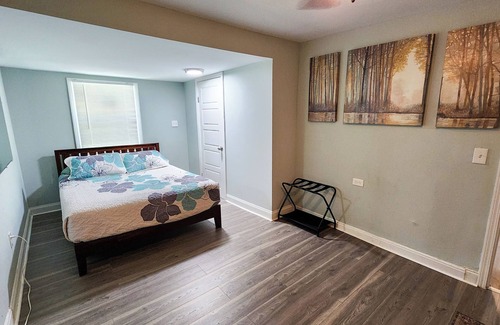 Charlestown House | Historic Retreat Charlestown Indiana 5 mins to State Park and Attractionsn