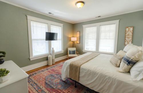 Crosstown House | Historic Revival 2BR Midtown Memphis Free Parking Fast Wifi Free Parking Yes Pets