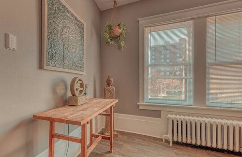 Harrisburg - Hershey Apartment | Historic Riverfront Tropical Gem w/River Views