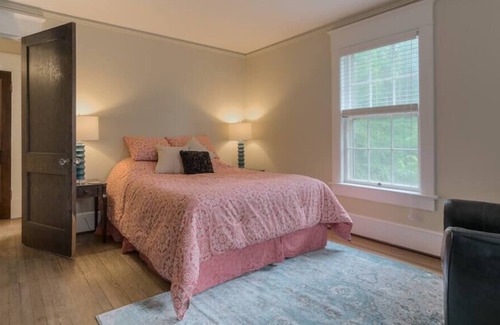 Downtown House | Historic Robeson House, Downtown & Next to Campus