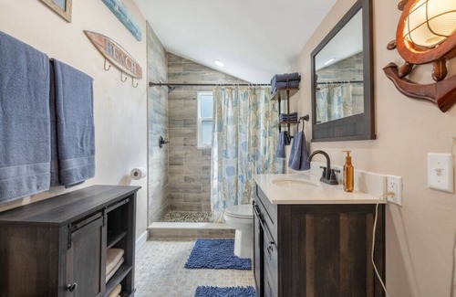 Cedar Key House | Historic Seafoam Cottage in downtown Cedar Key village