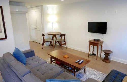Le Droit Park Apartment | Historic ShawLeDroit Park Gem - 1 Bedroom on U St