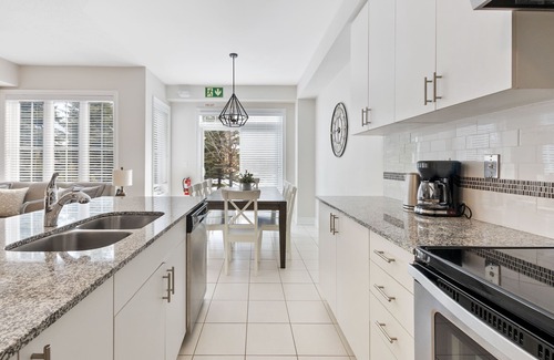 The Blue Mountains Cabin | Historic Snowbridge Townhomes
