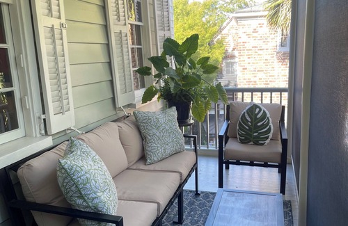 South of Broad House | Historic "South of Broad" home with off street parking