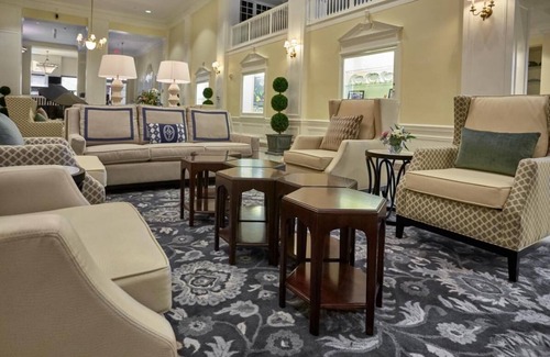 Staunton Hotel | Historic Stay Right in the Heart of the City | Pets Are Allowed