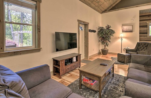 Damascus Cottage | “Historic Stone Cottage” in Damascus w/ Fire Pit!